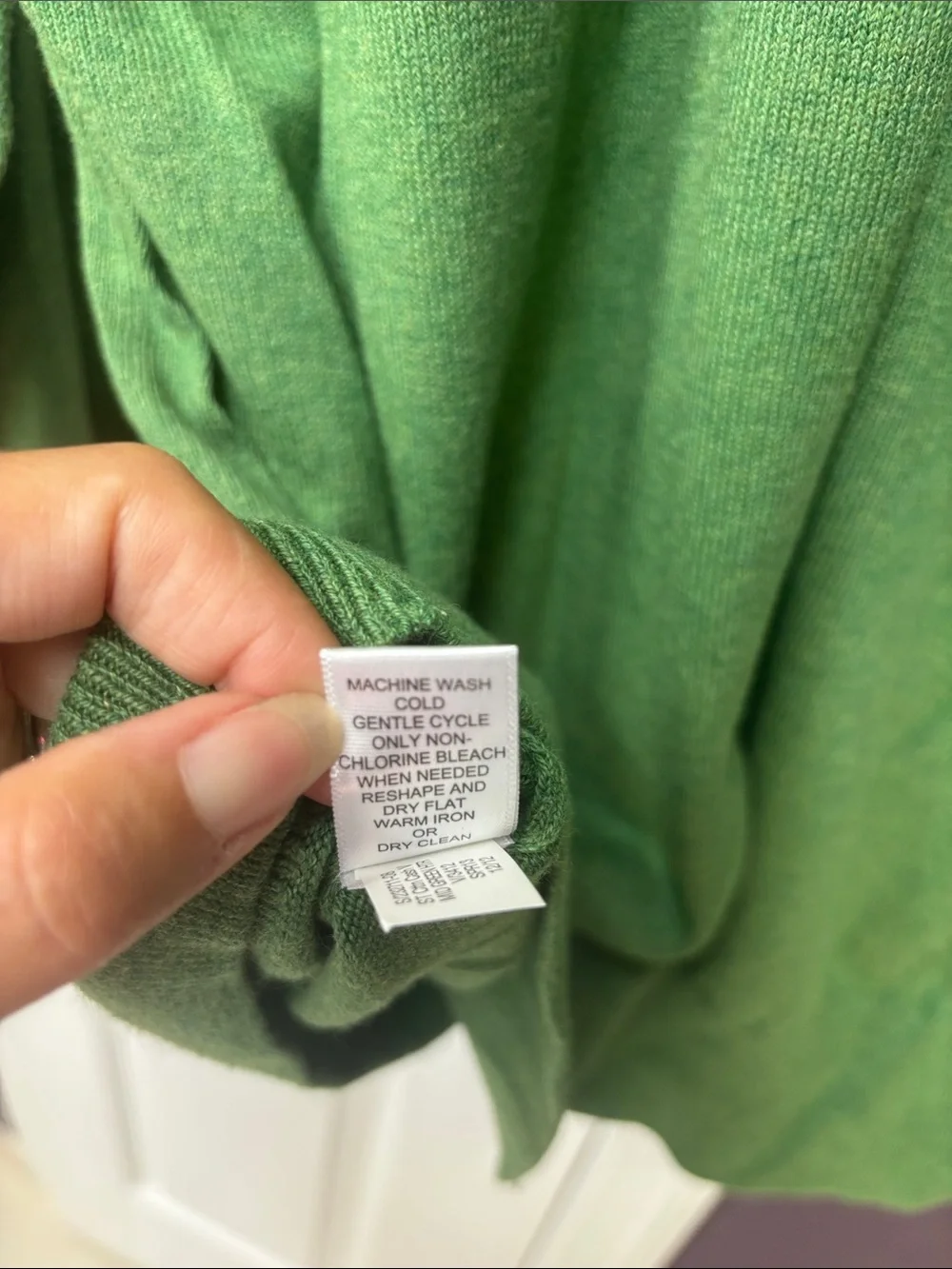 Banana Republic Men’s V-Neck Sweater in Bright Green